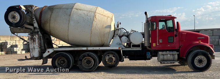 image for item ET4616 2002 Kenworth W900 ready mix truck