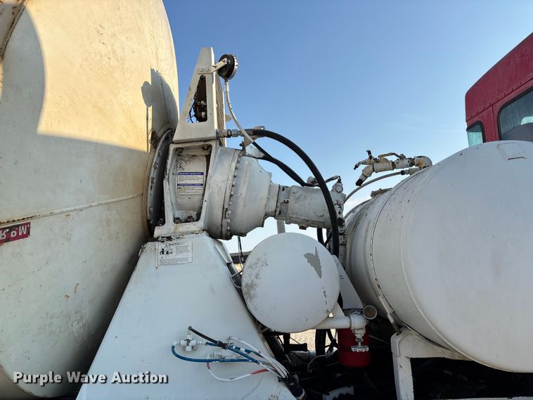 image for item ET4616 2002 Kenworth W900 ready mix truck