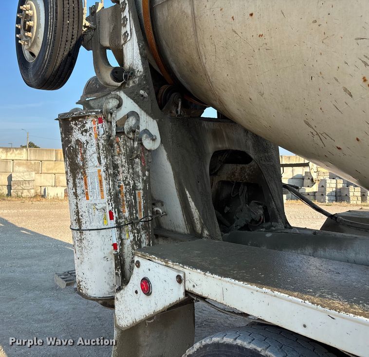 image for item ET4616 2002 Kenworth W900 ready mix truck