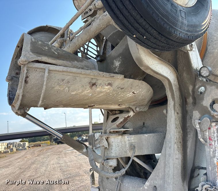 image for item ET4616 2002 Kenworth W900 ready mix truck