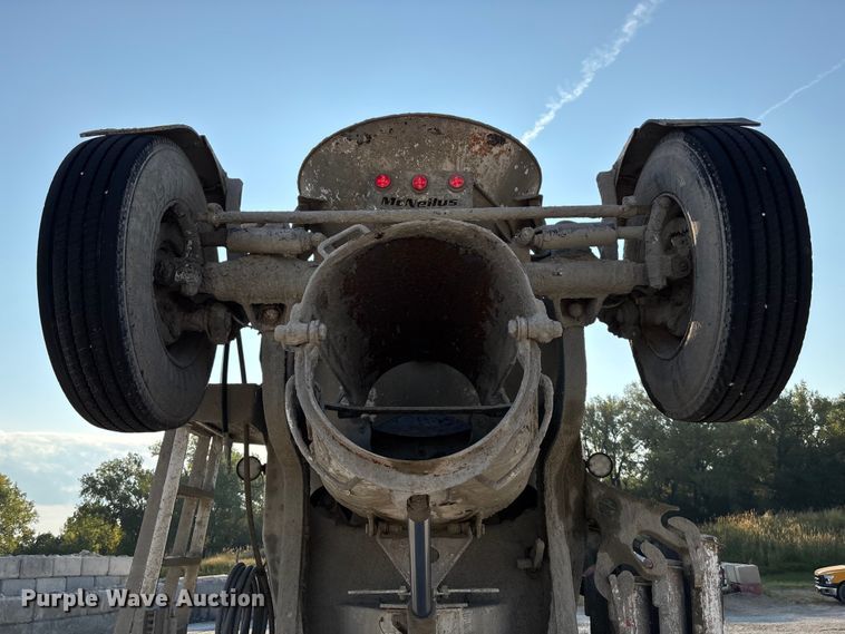 image for item ET4616 2002 Kenworth W900 ready mix truck