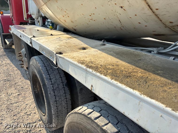 image for item ET4616 2002 Kenworth W900 ready mix truck