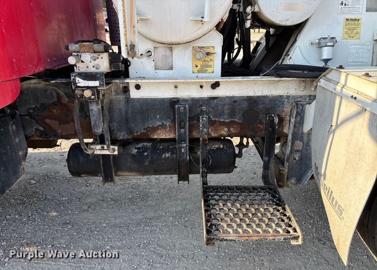 image for item ET4616 2002 Kenworth W900 ready mix truck