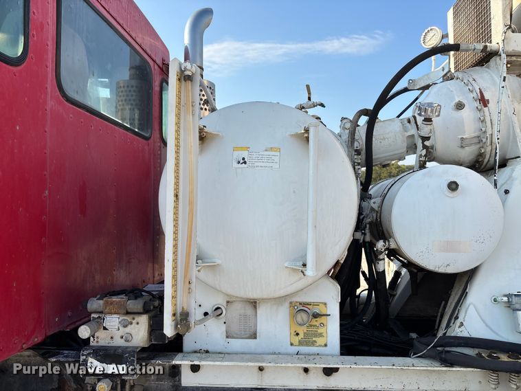 image for item ET4616 2002 Kenworth W900 ready mix truck