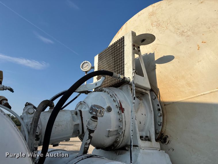 image for item ET4616 2002 Kenworth W900 ready mix truck