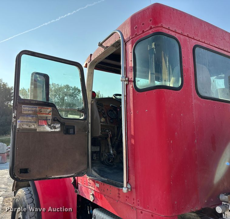 image for item ET4616 2002 Kenworth W900 ready mix truck