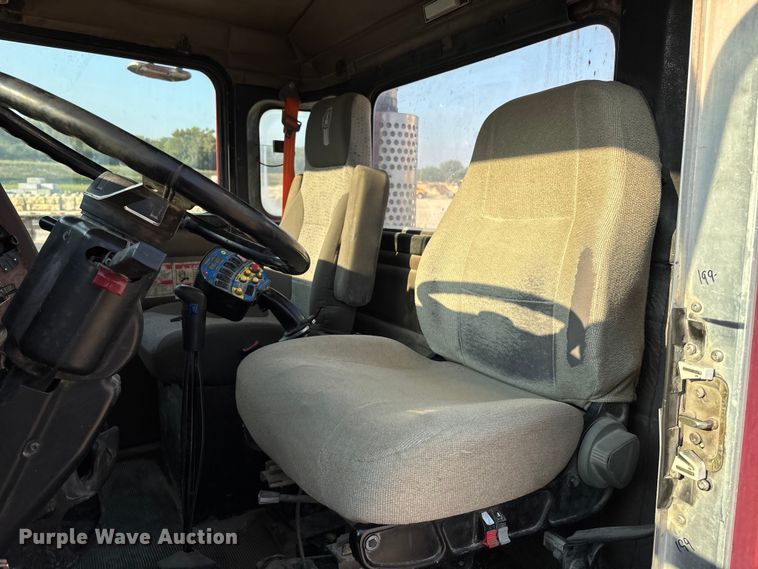 image for item ET4616 2002 Kenworth W900 ready mix truck