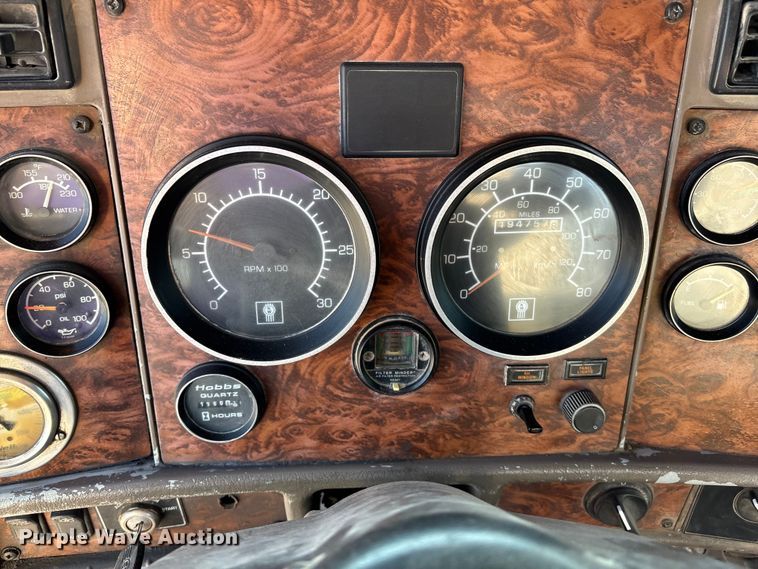 image for item ET4616 2002 Kenworth W900 ready mix truck