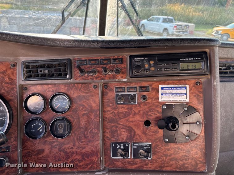 image for item ET4616 2002 Kenworth W900 ready mix truck