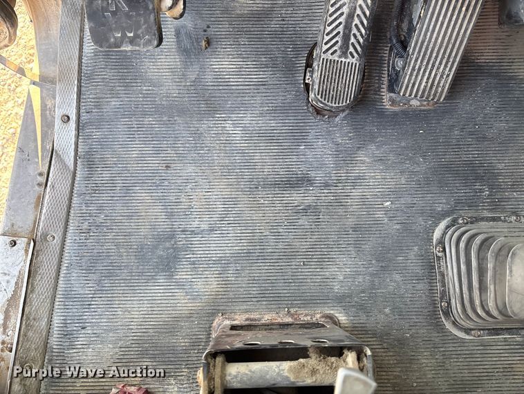 image for item ET4616 2002 Kenworth W900 ready mix truck