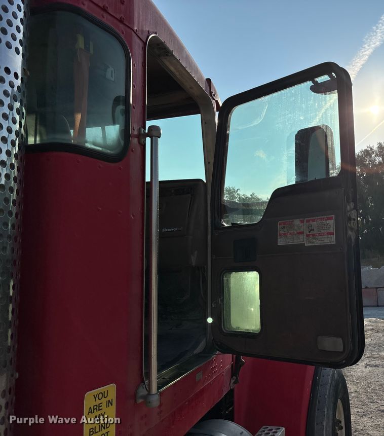 image for item ET4616 2002 Kenworth W900 ready mix truck