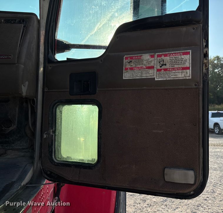 image for item ET4616 2002 Kenworth W900 ready mix truck