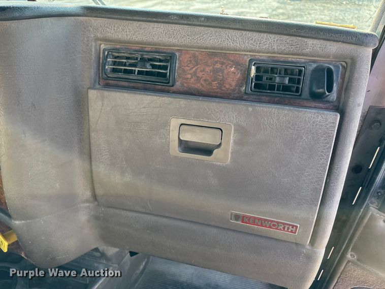 image for item ET4616 2002 Kenworth W900 ready mix truck