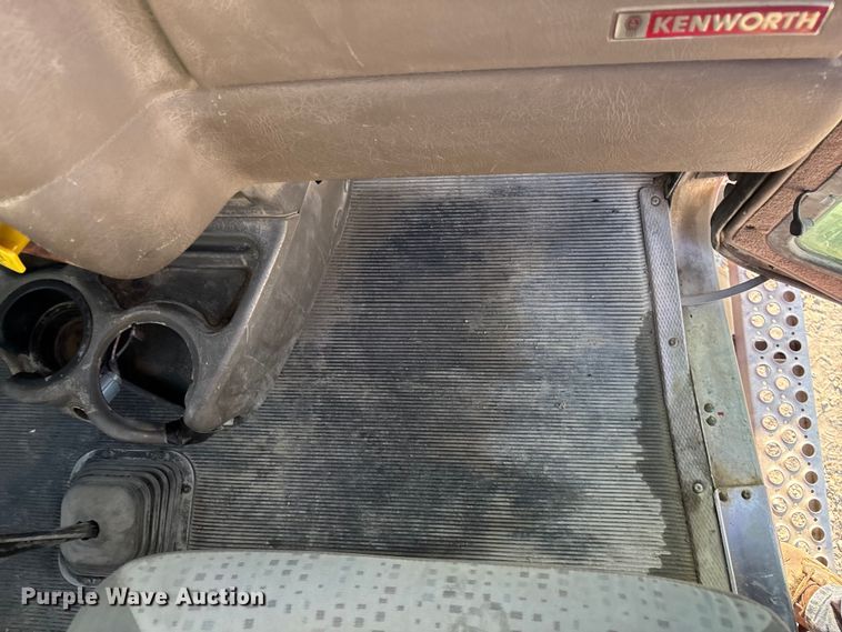 image for item ET4616 2002 Kenworth W900 ready mix truck