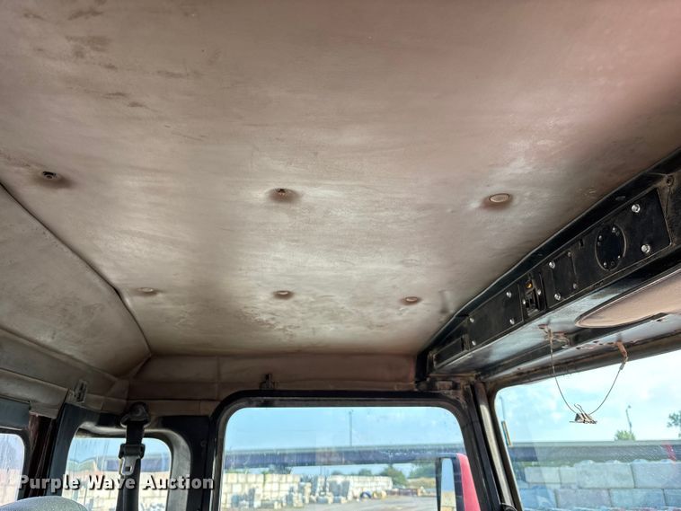 image for item ET4616 2002 Kenworth W900 ready mix truck