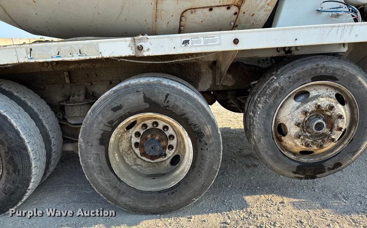 image for item ET4616 2002 Kenworth W900 ready mix truck