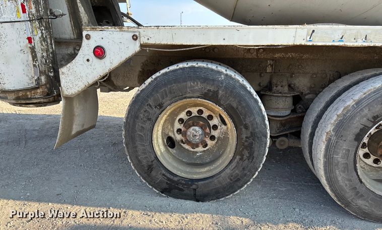 image for item ET4616 2002 Kenworth W900 ready mix truck