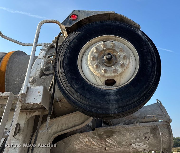 image for item ET4616 2002 Kenworth W900 ready mix truck