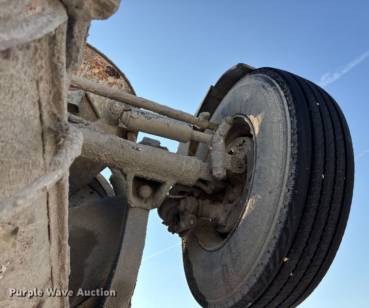 image for item ET4616 2002 Kenworth W900 ready mix truck