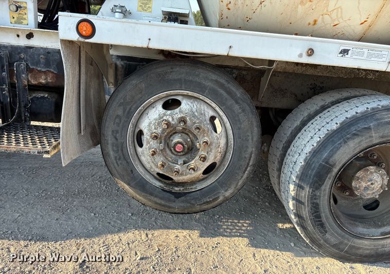 image for item ET4616 2002 Kenworth W900 ready mix truck