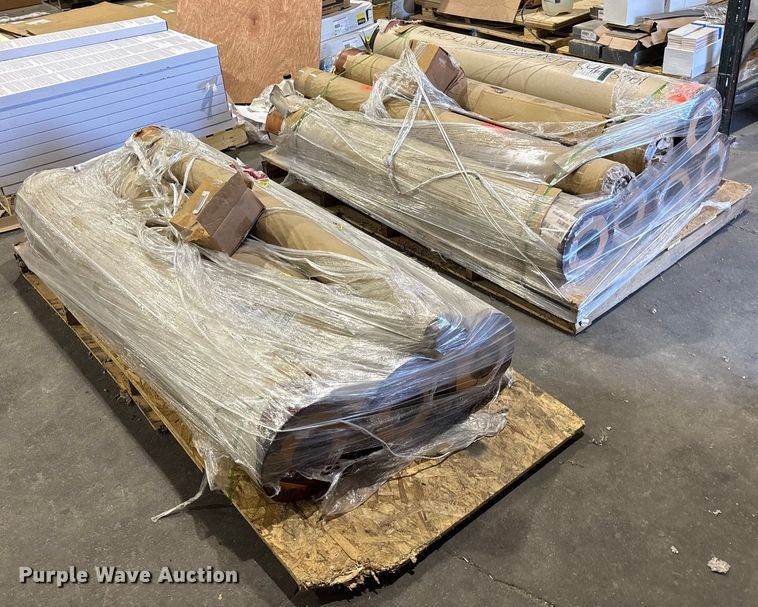 image for item ET4651 (11) rolls of flooring