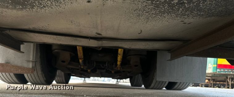 image for item ET4653 1992 Kentucky Manufacturing Company dry van trailer