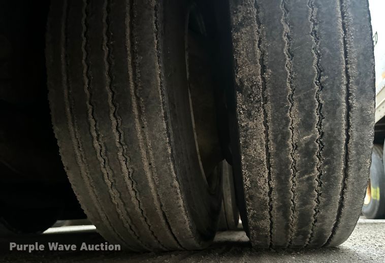 image for item ET4653 1992 Kentucky Manufacturing Company dry van trailer