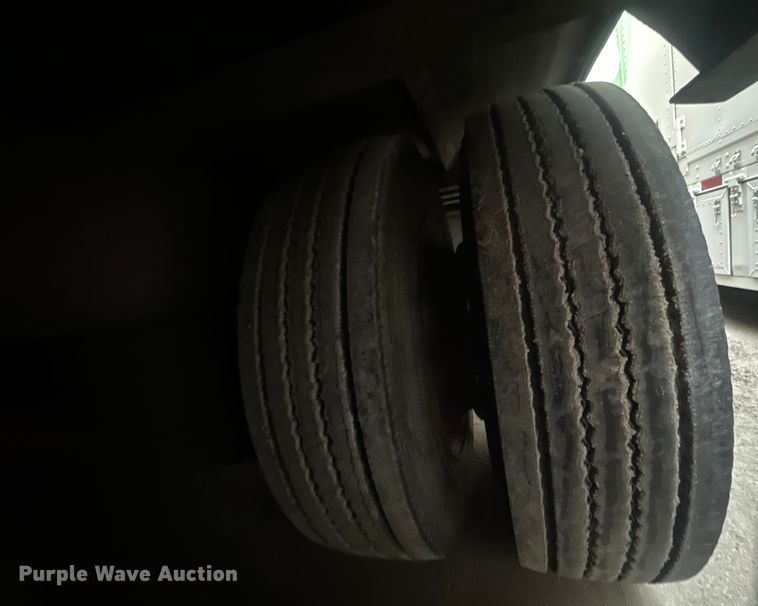 image for item ET4653 1992 Kentucky Manufacturing Company dry van trailer