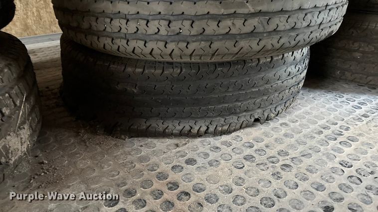 image for item ET4670 2016 H and H enclosed cargo trailer