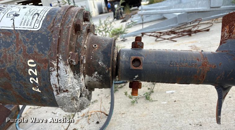 image for item ET4672 Lowe A220 skid steer auger