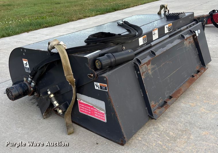 image for item ET4675 2018 Paladin Sweepster skid steer sweeper