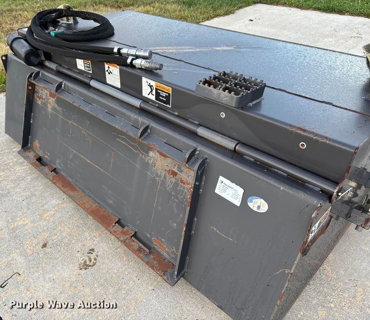 image for item ET4675 2018 Paladin Sweepster skid steer sweeper