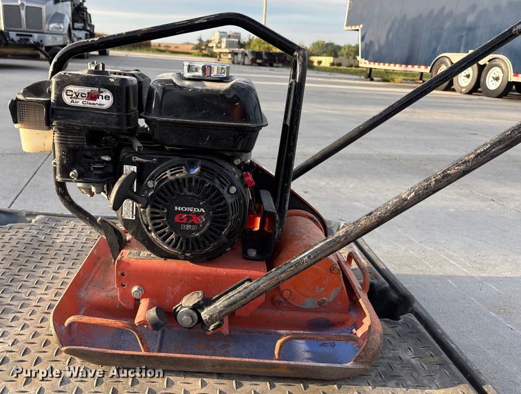 image for item ET4676 Multiquip plate compactor