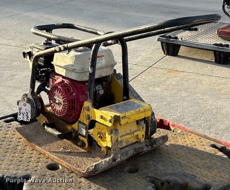 image for item ET4677 Bomag plate compactor