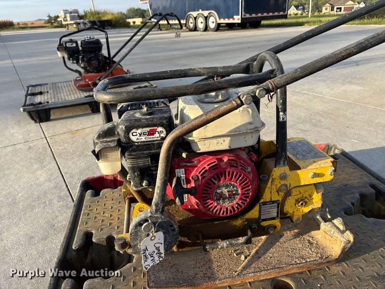 image for item ET4677 Bomag plate compactor