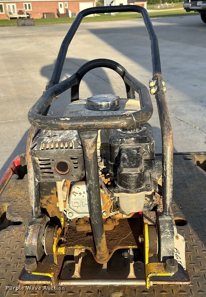 image for item ET4677 Bomag plate compactor