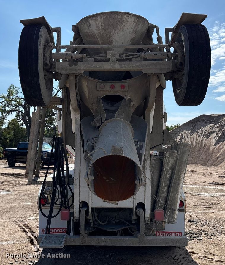 image for item ET4678 2012 International PayStar 5500i ready mix truck