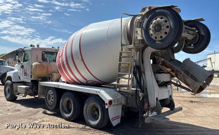 image for item ET4678 2012 International PayStar 5500i ready mix truck