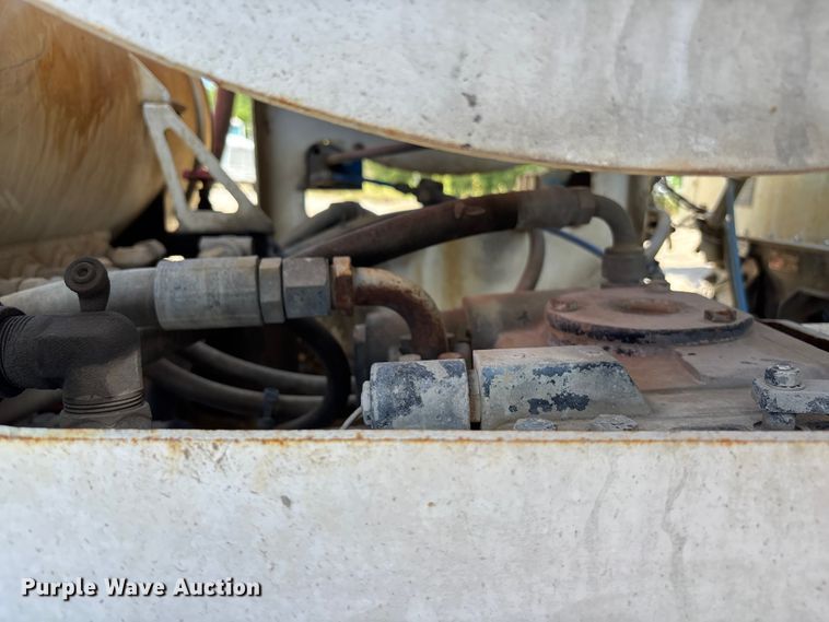 image for item ET4678 2012 International PayStar 5500i ready mix truck