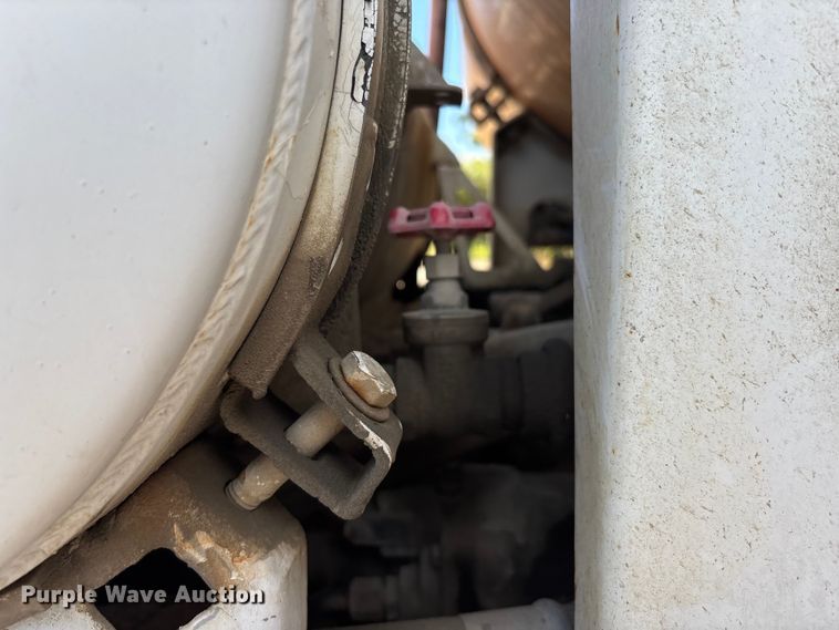 image for item ET4678 2012 International PayStar 5500i ready mix truck