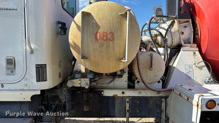 image for item ET4678 2012 International PayStar 5500i ready mix truck