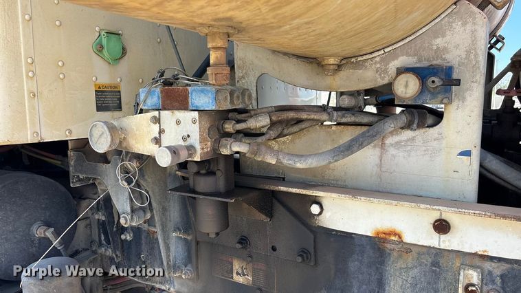 image for item ET4678 2012 International PayStar 5500i ready mix truck