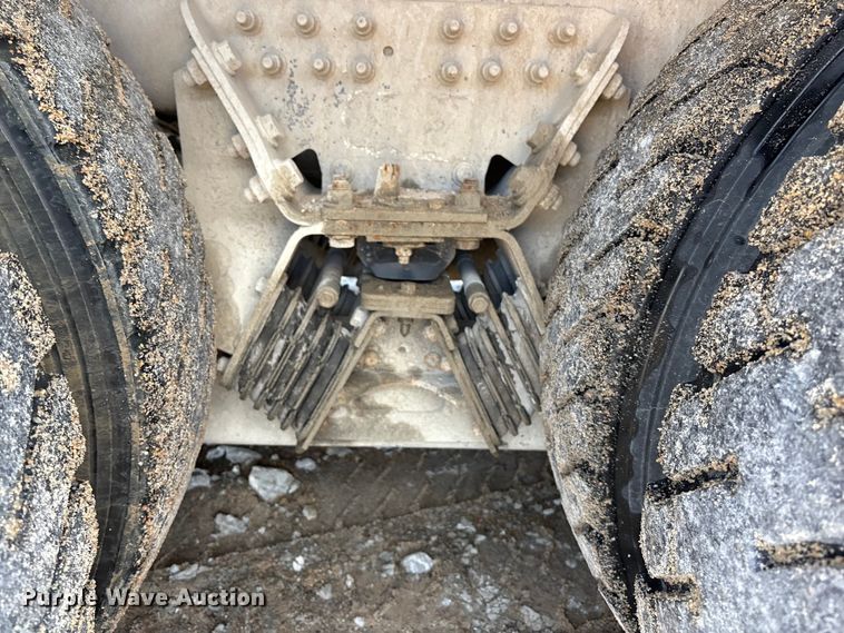 image for item ET4678 2012 International PayStar 5500i ready mix truck