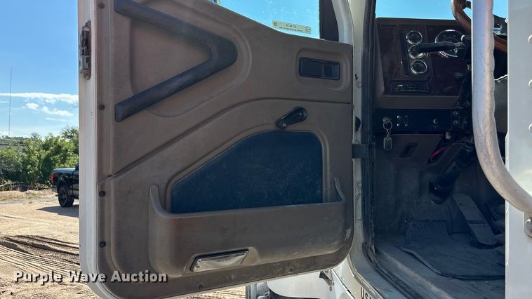 image for item ET4678 2012 International PayStar 5500i ready mix truck