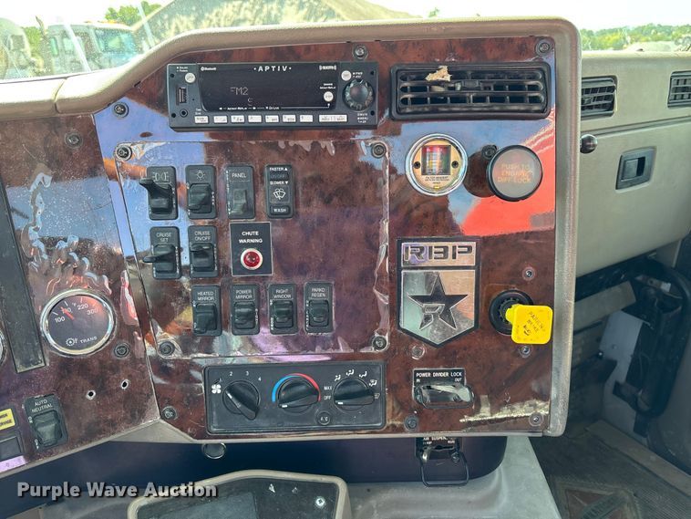 image for item ET4678 2012 International PayStar 5500i ready mix truck