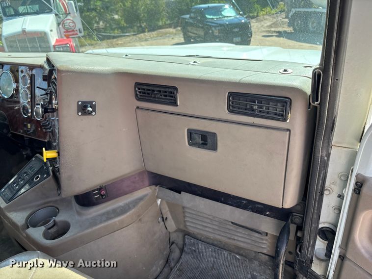 image for item ET4678 2012 International PayStar 5500i ready mix truck