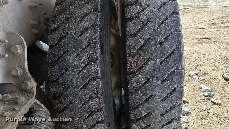 image for item ET4678 2012 International PayStar 5500i ready mix truck