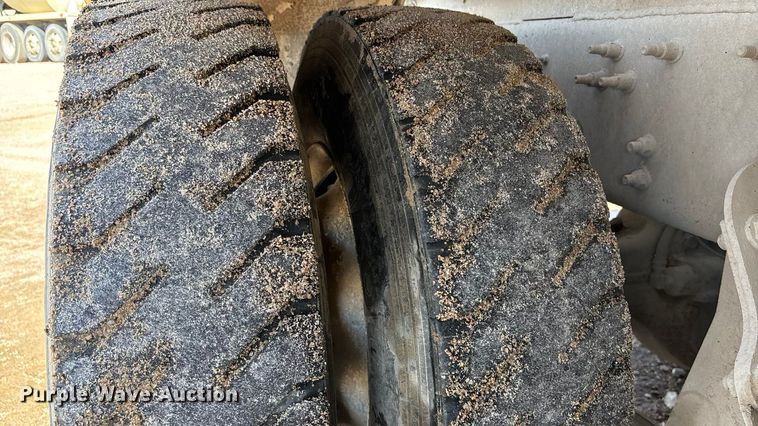 image for item ET4678 2012 International PayStar 5500i ready mix truck