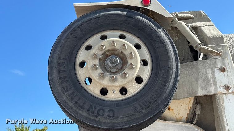 image for item ET4678 2012 International PayStar 5500i ready mix truck