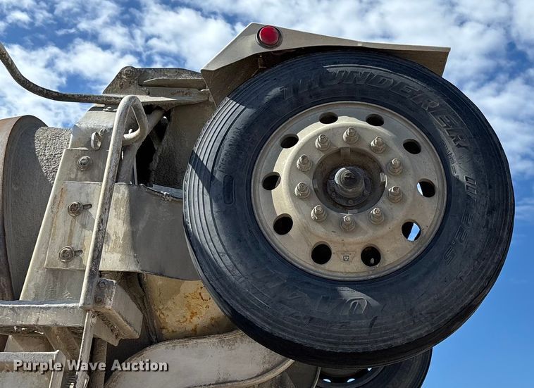 image for item ET4678 2012 International PayStar 5500i ready mix truck